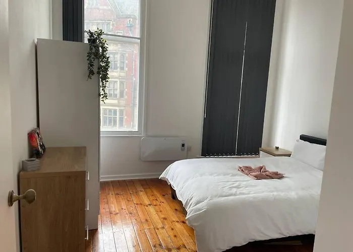 Spacious Flat For 6 City Center Gs305